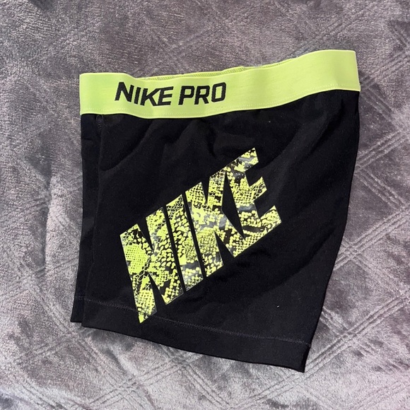 nike spandex - Picture 2 of 2